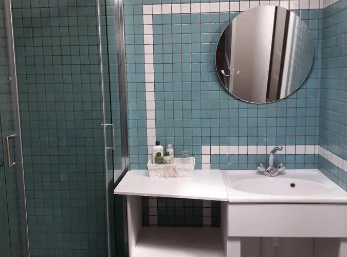 לינה וארוחת בוקר Le Marais Picotin