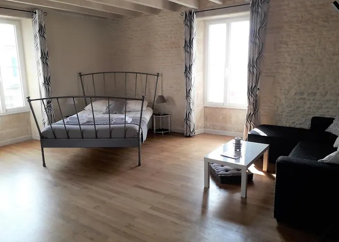 Le Marais Picotin לינה וארוחת בוקר